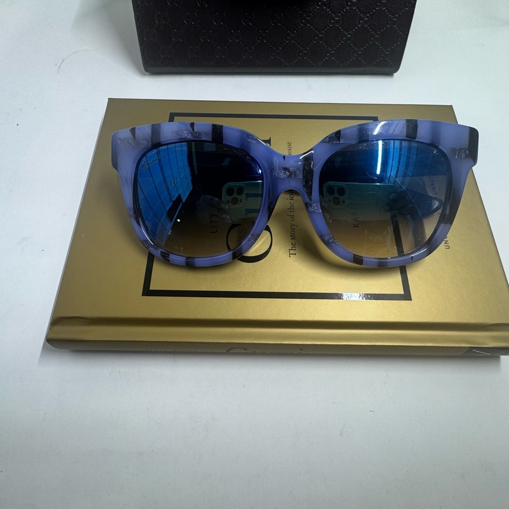 Gucci Black& Blue GUCCI Acetate Sunglasses - Picture 11 of 16